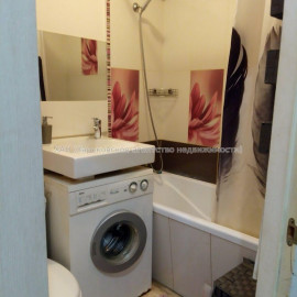 Продам квартиру, Науки просп. , 1 кім., 36 м², капитальный ремонт