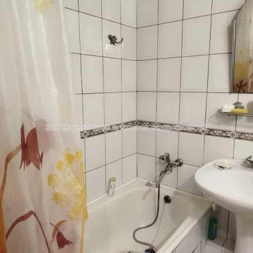 Продам квартиру, Науки просп. , 1 кім., 26 м², косметический ремонт 