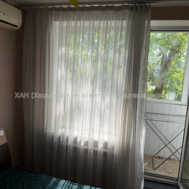 Продам квартиру, Науки просп. , 1 кім., 26 м², капитальный ремонт 