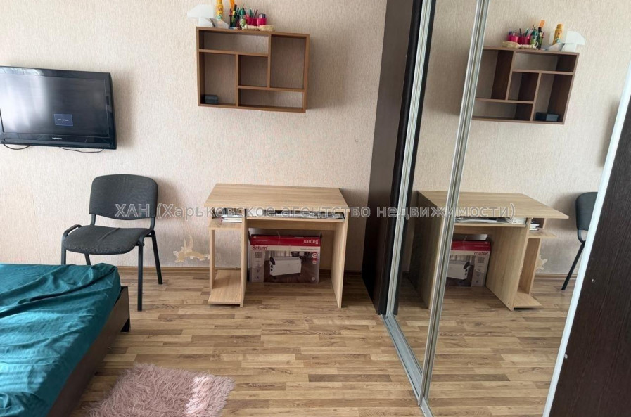 Продам квартиру, Науки просп. , 1 кім., 26 м², капитальный ремонт 