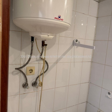 Продам квартиру, Науки просп. , 1 кім., 26 м², капитальный ремонт 