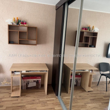 Продам квартиру, Науки просп. , 1 кім., 26 м², капитальный ремонт 