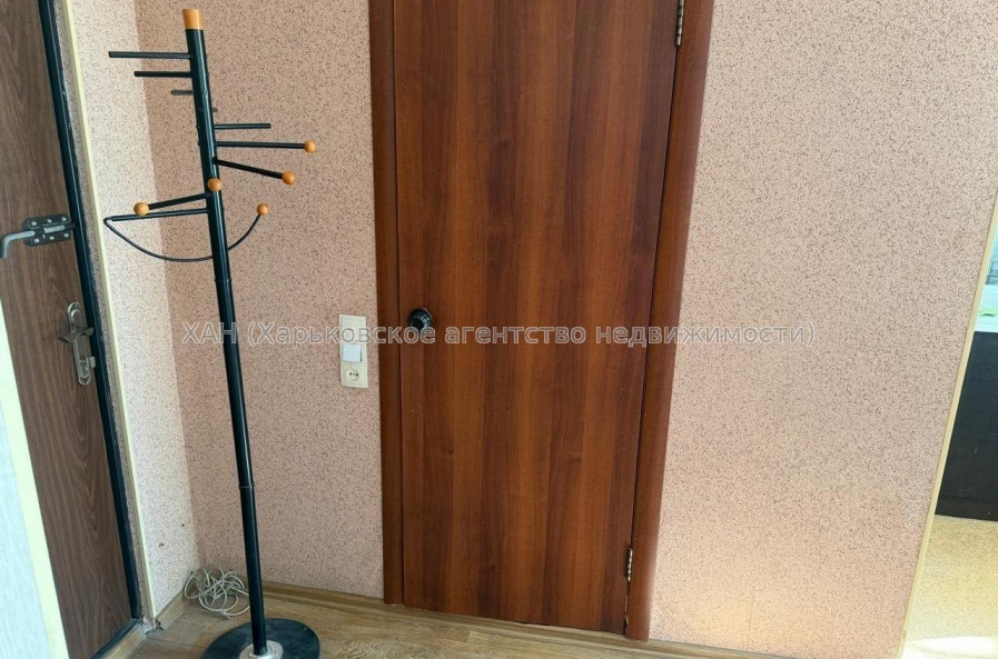 Продам квартиру, Науки просп. , 1 кім., 26 м², капитальный ремонт 
