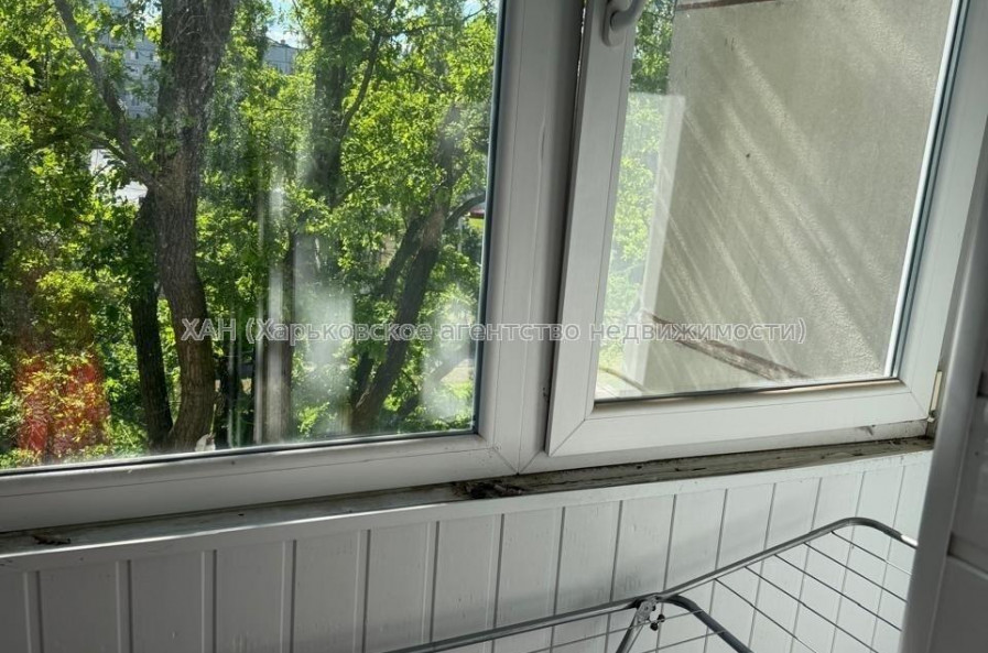 Продам квартиру, Науки просп. , 1 кім., 26 м², капитальный ремонт 