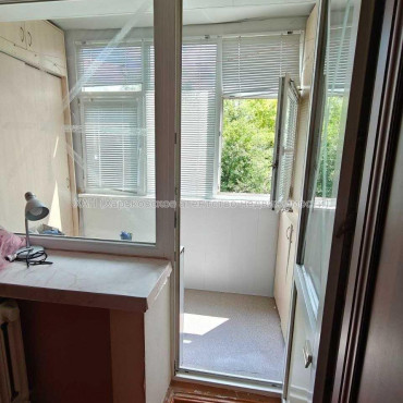 Продам квартиру, 2 кім., 44 м², косметический ремонт 