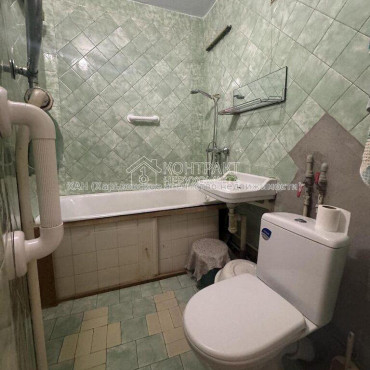 Продам квартиру, 23 Августа ул. , 1  ком., 35 м², советский ремонт 
