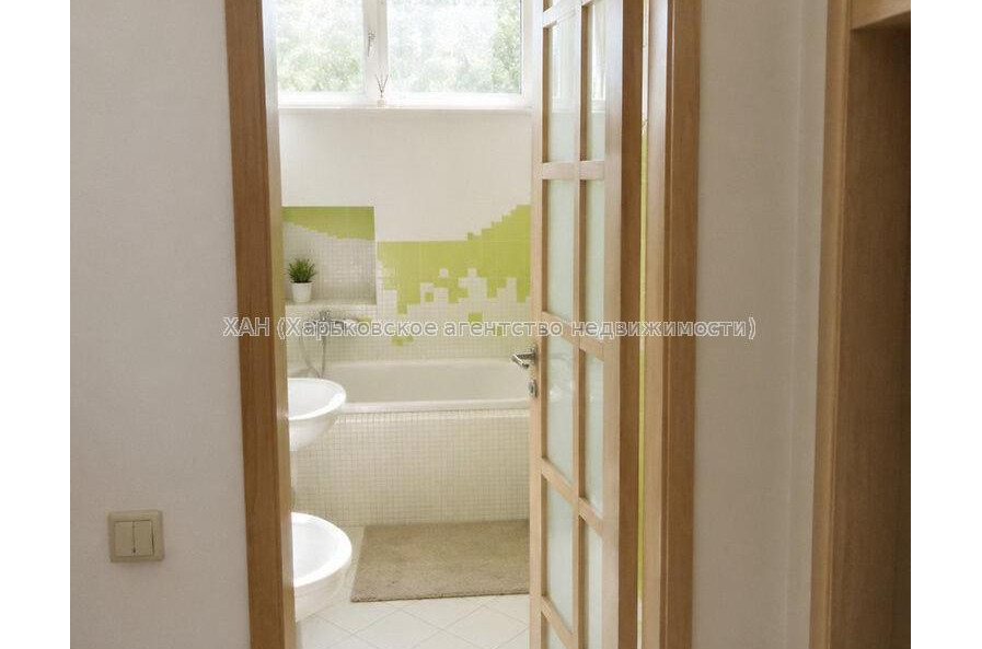 Продам квартиру, Чичибабина Бориса ул. , 3 кім., 72 м², капитальный ремонт 