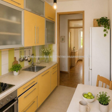 Продам квартиру, Чичибабина Бориса ул. , 3 кім., 72 м², капитальный ремонт 