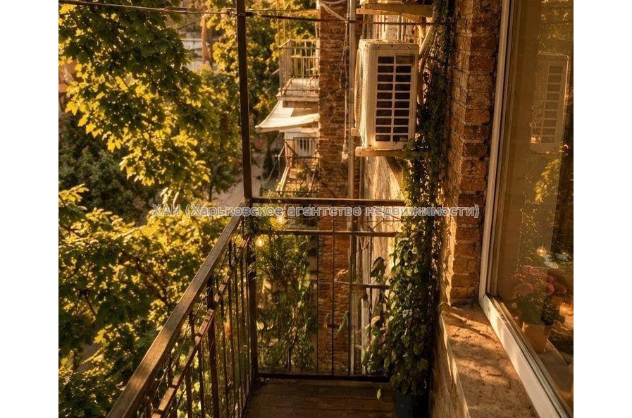 Продам квартиру, Чичибабина Бориса ул. , 3 кім., 72 м², капитальный ремонт 