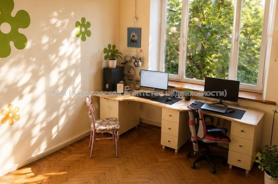 Продам квартиру, Чичибабина Бориса ул. , 3 кім., 72 м², капитальный ремонт 