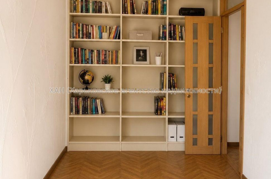Продам квартиру, Чичибабина Бориса ул. , 3 кім., 72 м², капитальный ремонт 