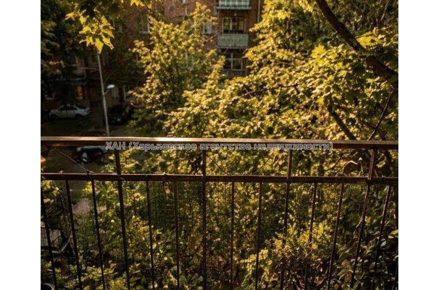 Продам квартиру, Чичибабина Бориса ул. , 3 кім., 72 м², капитальный ремонт 