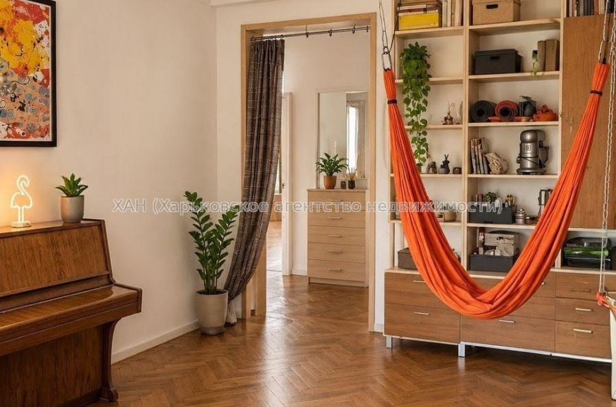 Продам квартиру, Чичибабина Бориса ул. , 3 кім., 72 м², капитальный ремонт 