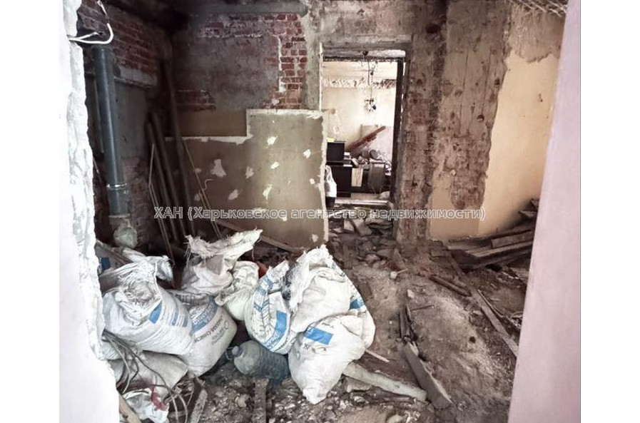 Продам квартиру, Сумская ул. , 4  ком., 114 м², без ремонта 