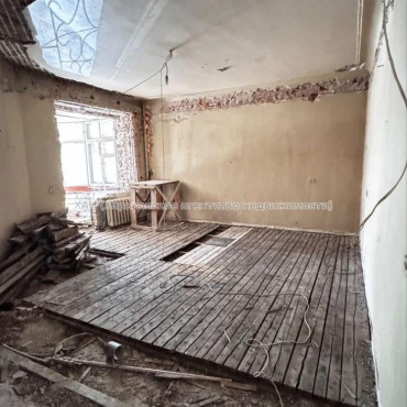 Продам квартиру, Сумская ул. , 4  ком., 114 м², без ремонта 