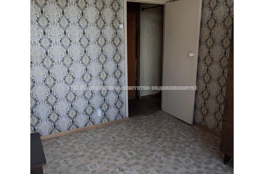 Продам квартиру, Валентиновская ул. , 35/81 , 2  ком., 46 м², частичный ремонт 