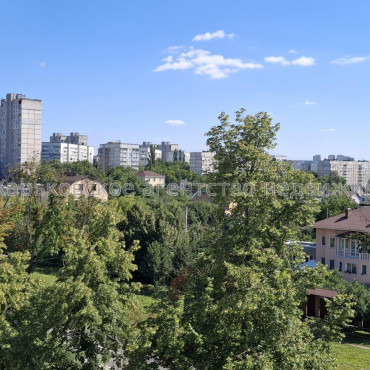 Продам квартиру, Валентиновская ул. , 35/81 , 2  ком., 46 м², частичный ремонт 