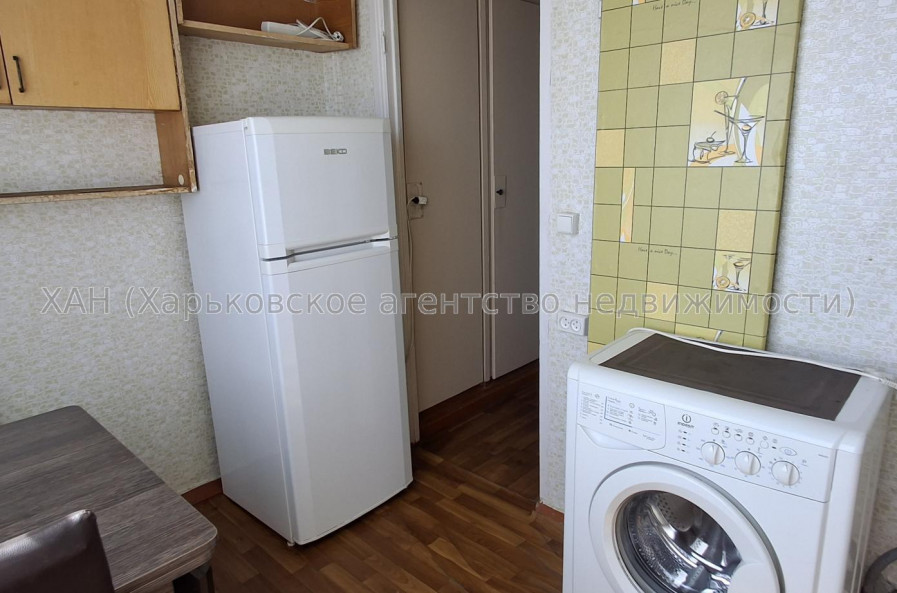 Продам квартиру, Валентиновская ул. , 35/81 , 2  ком., 46 м², частичный ремонт 