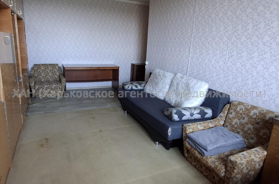 Продам квартиру, Валентиновская ул. , 35/81 , 2  ком., 46 м², частичный ремонт 