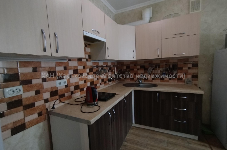 Продам квартиру, Домостроительная ул. , 7 , 2  ком., 79.20 м², капитальный ремонт 