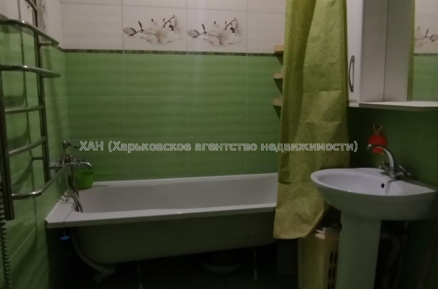 Продам квартиру, Домостроительная ул. , 7 , 2  ком., 79.20 м², капитальный ремонт 