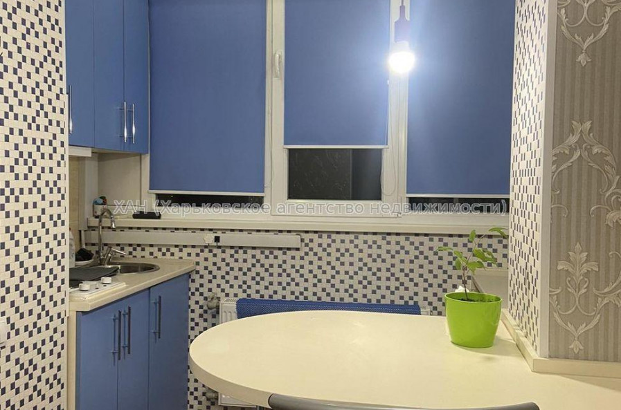 Продам квартиру, Мирослава Мисли ул. , 1 кім., 19 м², капитальный ремонт 