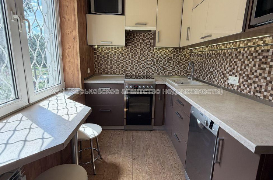 Продам квартиру, Барабашова академика ул. , 3 кім., 68 м², евроремонт 