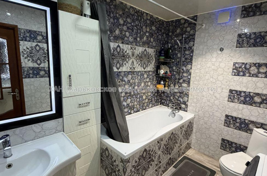 Продам квартиру, Барабашова академика ул. , 3 кім., 68 м², евроремонт 