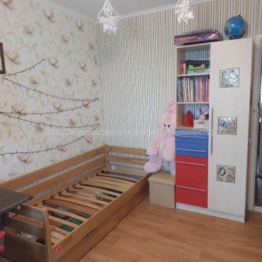 Продам квартиру, Астрономическая ул. , 3 кім., 66.70 м², косметический ремонт 