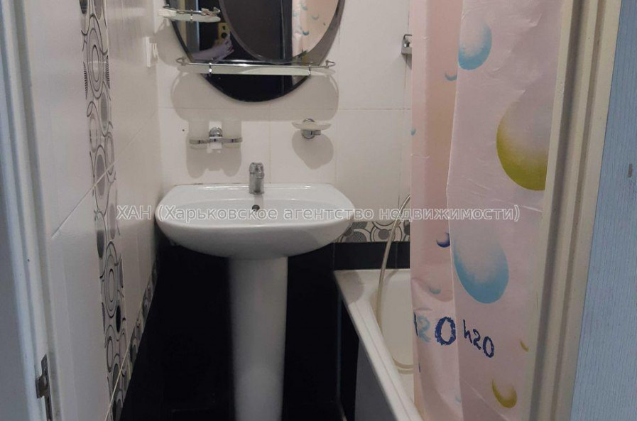 Продам квартиру, Астрономическая ул. , 3 кім., 66.70 м², косметический ремонт 