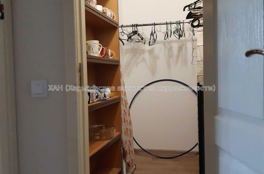 Продам квартиру, Астрономическая ул. , 3 кім., 66.70 м², косметический ремонт 