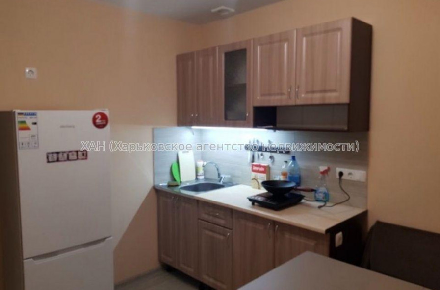 Продам квартиру, Героев Харькова просп. , 1 кім., 32 м², евроремонт 