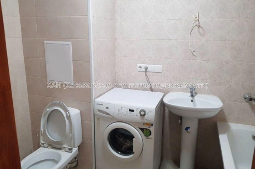 Продам квартиру, Героев Харькова просп. , 1 кім., 32 м², евроремонт 