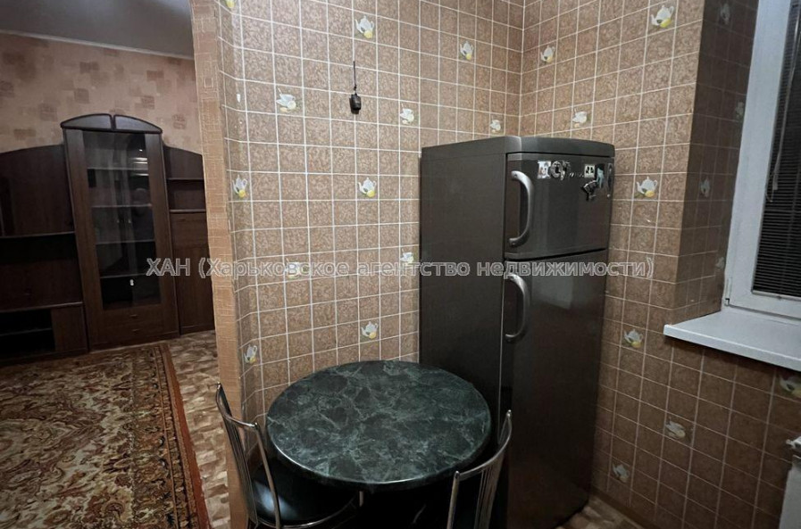 Продам квартиру, Черноморская ул. , 1  ком., 25 м², советский ремонт 