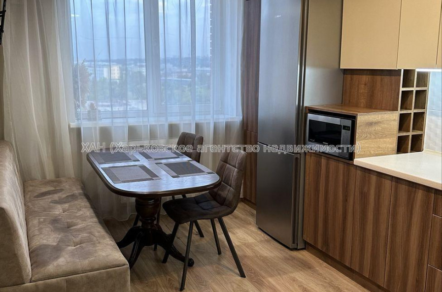 Продам квартиру, Мирная ул. , 1 кім., 43 м², авторский дизайн 