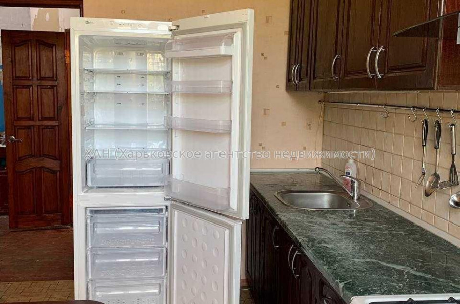Продам квартиру, Волосна ул. , 3 кім., 73.80 м², частичный ремонт 