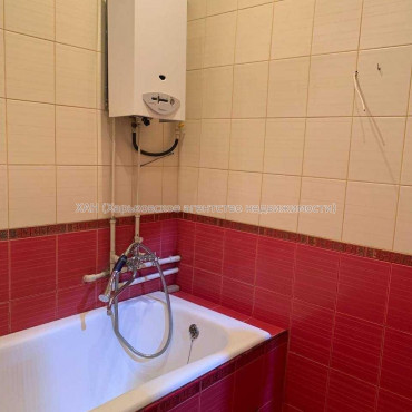 Продам квартиру, Волосна ул. , 3 кім., 73.80 м², частичный ремонт 