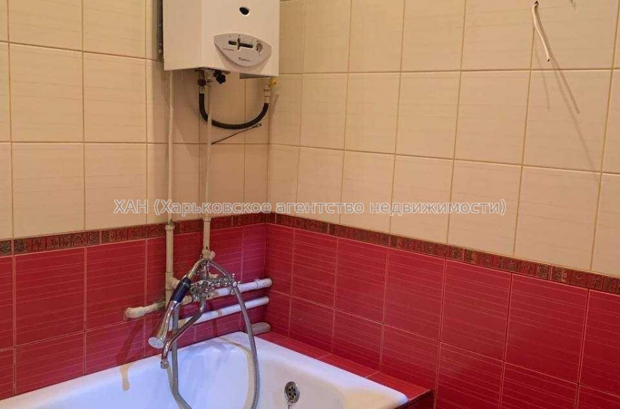 Продам квартиру, Волосна ул. , 3 кім., 73.80 м², частичный ремонт 