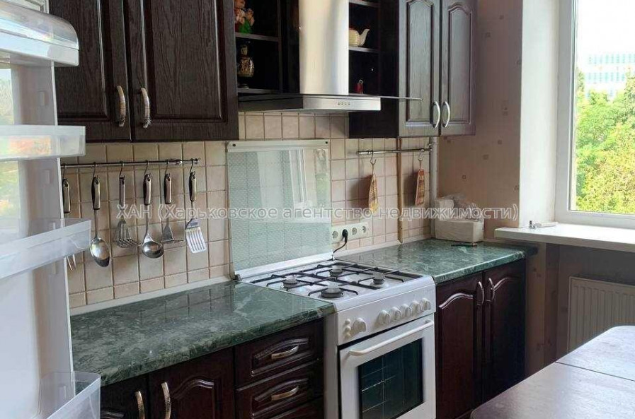 Продам квартиру, Волосна ул. , 3 кім., 73.80 м², частичный ремонт 