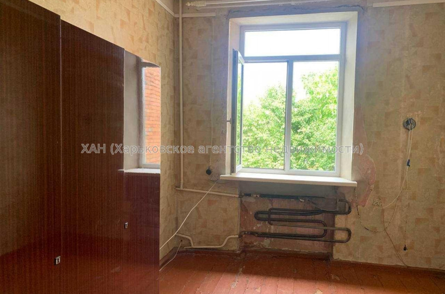 Продам квартиру, Волосна ул. , 3 кім., 73.80 м², частичный ремонт 