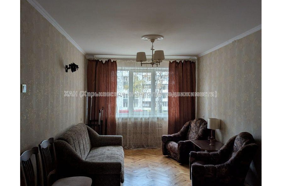 Продам квартиру, Бучмы ул. , 2 кім., 44 м², косметический ремонт 