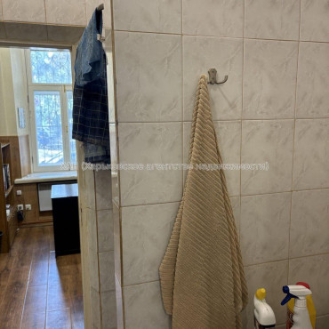 Продам нежитлову нерухомість, офис в многоквартирном доме , 1 кім., 26.10 м², капитальный ремонт 