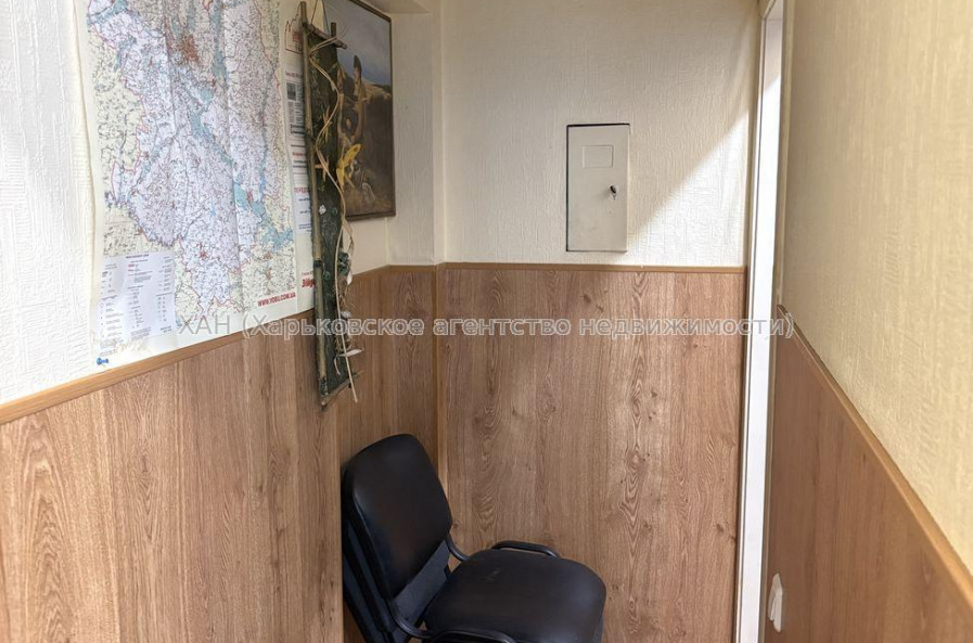 Продам нежитлову нерухомість, офис в многоквартирном доме , 1 кім., 26.10 м², капитальный ремонт 