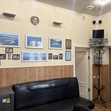 Продам квартиру, Алчевских ул. , 1  ком., 26 м², капитальный ремонт 
