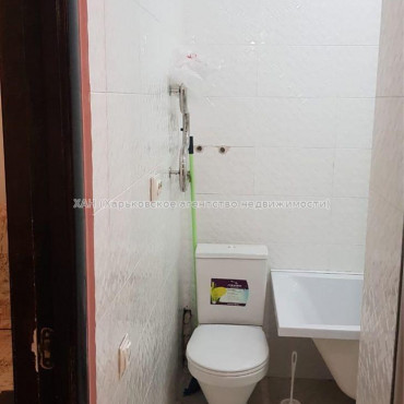 Продам квартиру, Роганская ул. , 2  ком., 35.90 м², евроремонт 