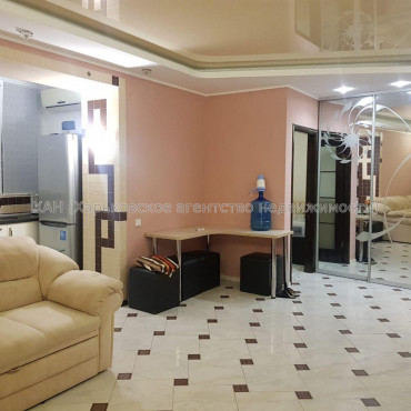 Продам квартиру, Роганская ул. , 2  ком., 35.90 м², евроремонт 