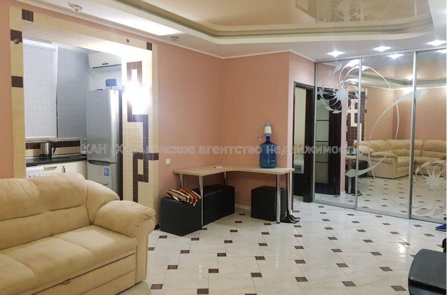 Продам квартиру, Роганская ул. , 2  ком., 35.90 м², евроремонт 