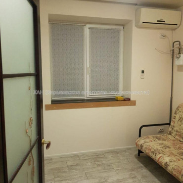 Продам квартиру, Роганская ул. , 2  ком., 35.90 м², евроремонт 