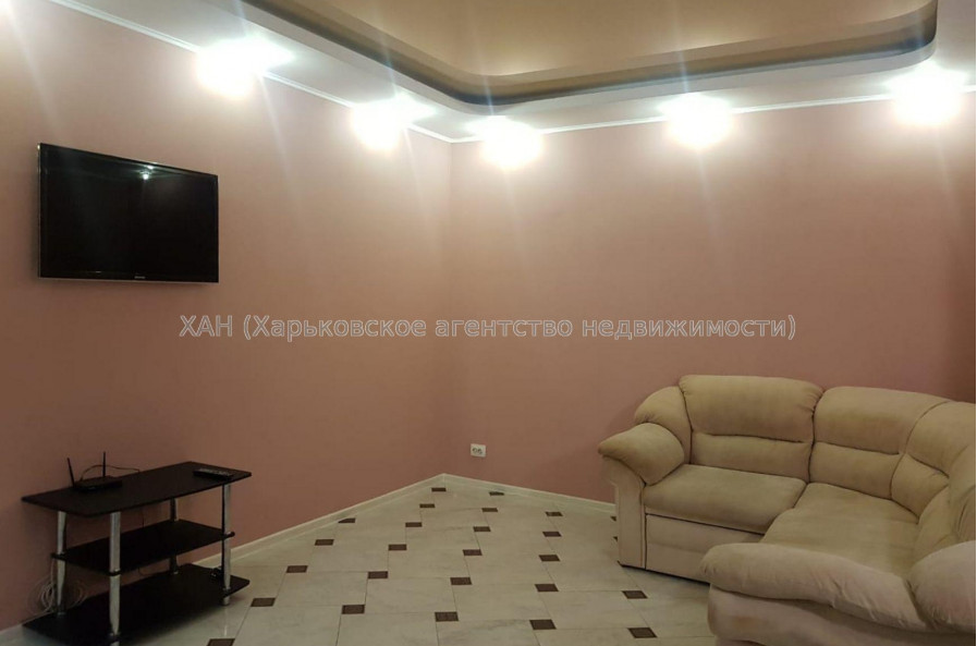 Продам квартиру, Роганская ул. , 2  ком., 35.90 м², евроремонт 