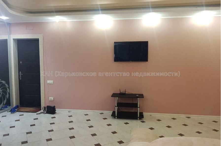 Продам квартиру, Роганская ул. , 2  ком., 35.90 м², евроремонт 
